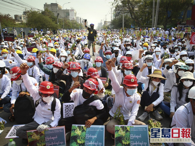 缅甸周日流血镇压示威造成至少18人死亡,30人受伤。AP图片