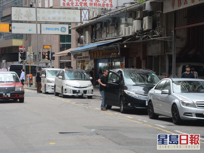 近日有女網民於網上大呻,指男友考車後不肯買車。資料圖片