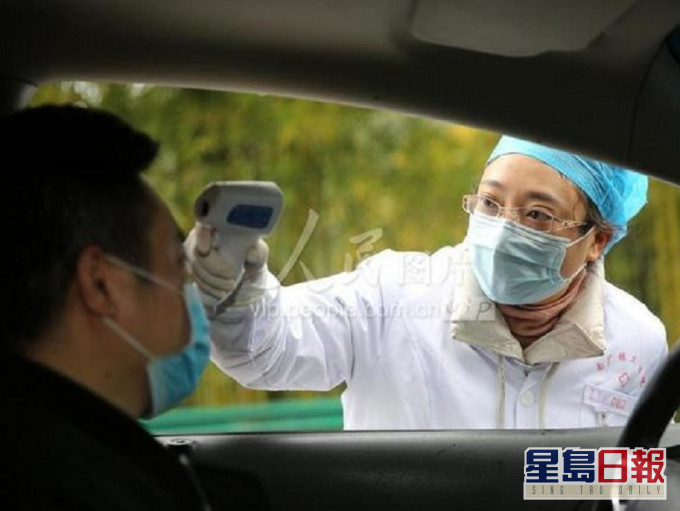 湖北加強疫情管制措施,居民看病買藥需實名登記。網上圖片