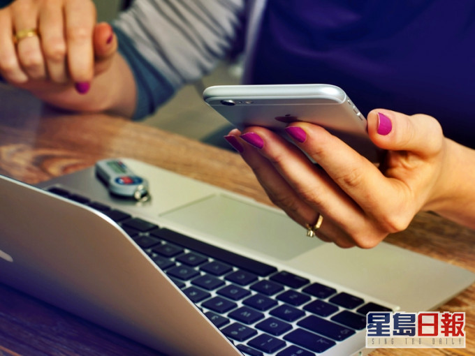 網民指一名女性朋友與男友分手後,男方希望保持朋友關係,之後竟向女方狂發訊息,女方感到煩擾但又不想封鎖對方。unsplash圖片(示意圖)