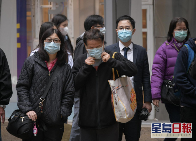 何栢良再次呼籲市民出外都要戴口罩,及要勤洗手和做好廁所衛生。資料圖片