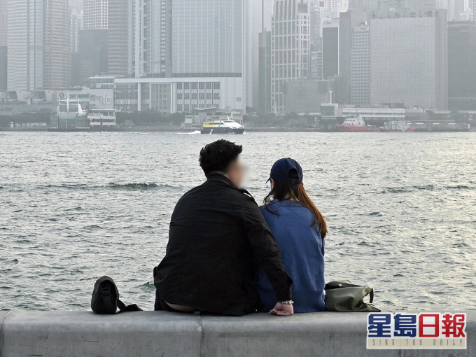 疫情下更多情侶患難見真情。資料圖片