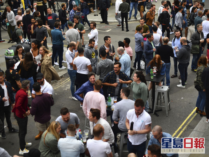 239名專家稱新冠病毒可空氣傳播,但若發現屬實,將意味隔離及限制措施需做得更徹底。AP