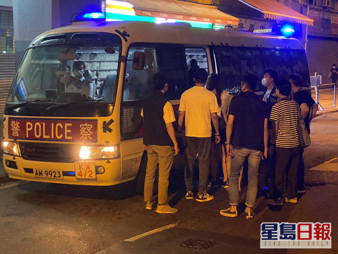 警捣民裕街无牌酒吧
警方图片