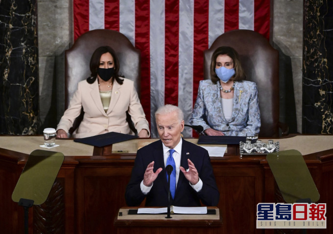 拜登國會聯席會議演說 ,首度有兩位女性同框。AP圖片