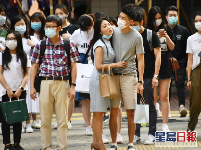 疫情下,港人的生活亦受到影響。