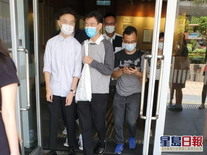 徐瑋樂(灰色上衫藍色口罩)。蕭文軒攝
