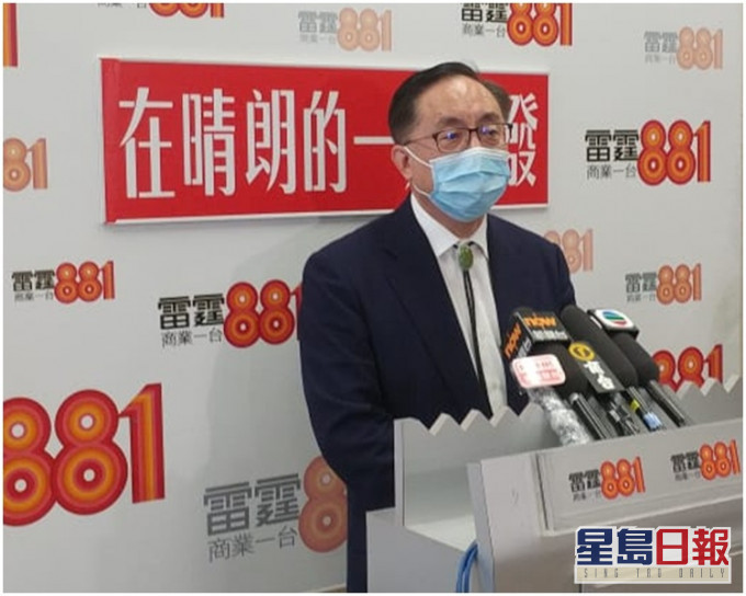 杨伟雄指为平衡服务发展及私隐,已停止智慧灯柱的录影功能。