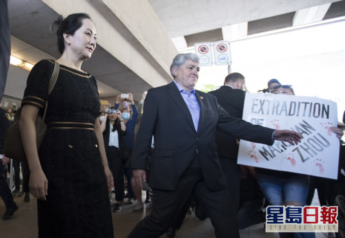 孟晚舟引渡案再開庭,辯方要求公布完整情報局文件。