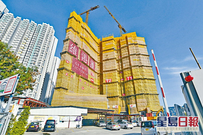 維港滙III高層戶以762萬易手,每方呎約2.7萬。