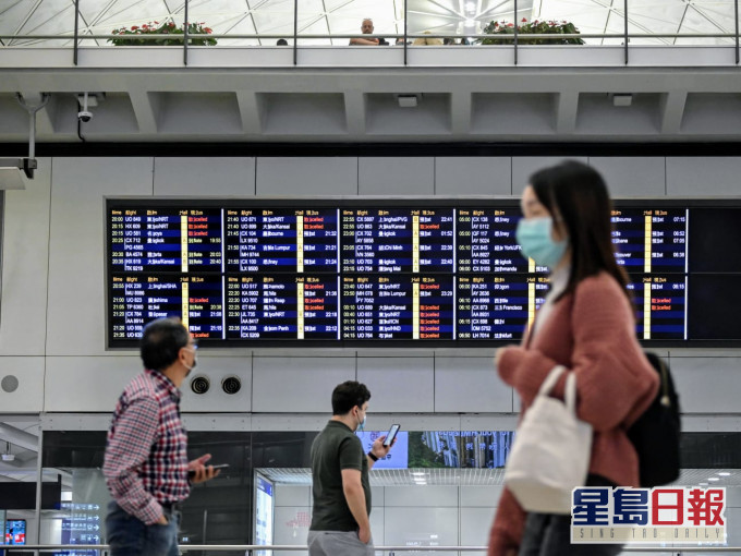国泰航空加开班机接载港人。