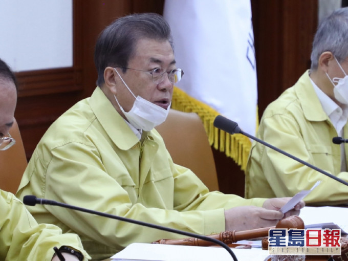 文在寅政府將投入30萬億韓元防疫戰疫。AP