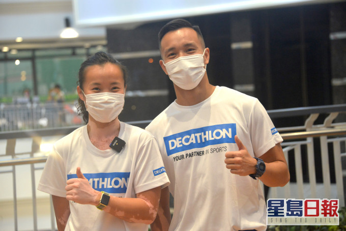 曾确诊新冠肺炎的李振豪(右)及曾绮婷表示已回复健康与状态。冯梓健摄