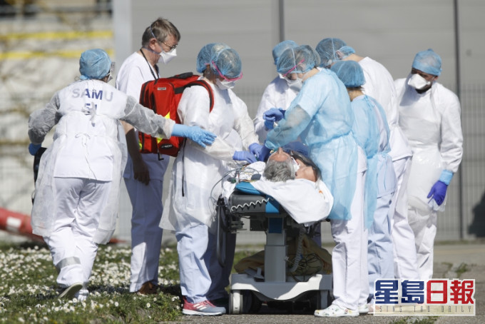 法国的新型肺炎疫情仍未受控,单日新增186宗死亡病例,总数增至860宗。AP