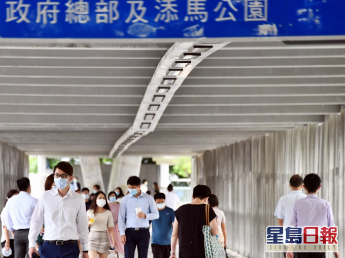 職位的起薪點為15560元,頂薪為31750元。資料圖片