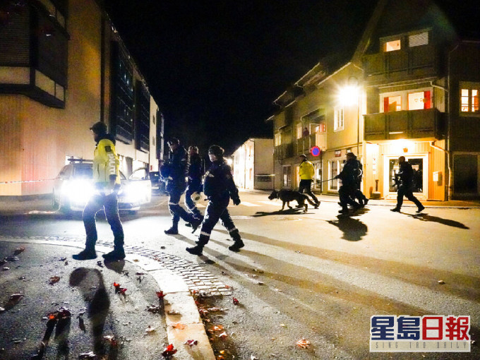 挪威發生襲擊事件後,警方加強戒備。 (美聯社)