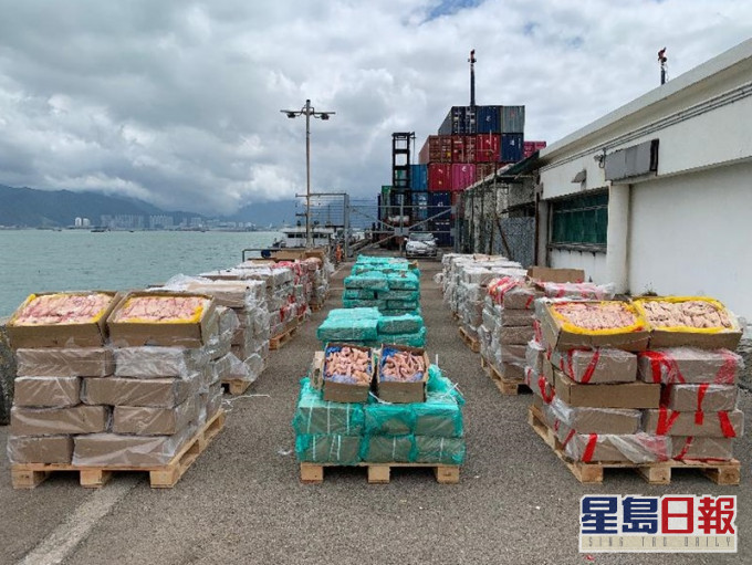 香港海关检获怀疑走私冻肉，市值约560万。政府新闻处