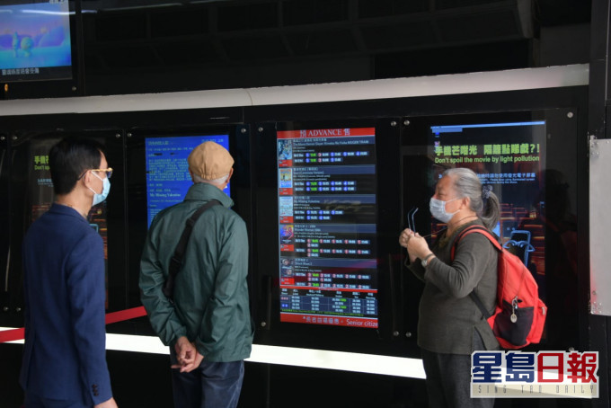 戲院明日(初七)重開,部份熱門電影場次預購反應熱烈。