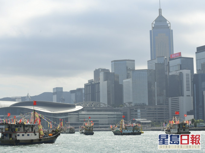 外交部發言人表示,相信新的特區選舉制度將進一步改善香港的政治環境、社會環境,香港將迎來更加光明的發展前景。資料圖片