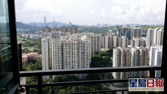 極高層單位可遠眺山景及深圳市景,開揚不侷促。