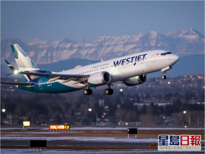 加拿大西捷航空一架「波音 737 MAX」客机突然亮起警告灯号,被逼取消起飞。AP