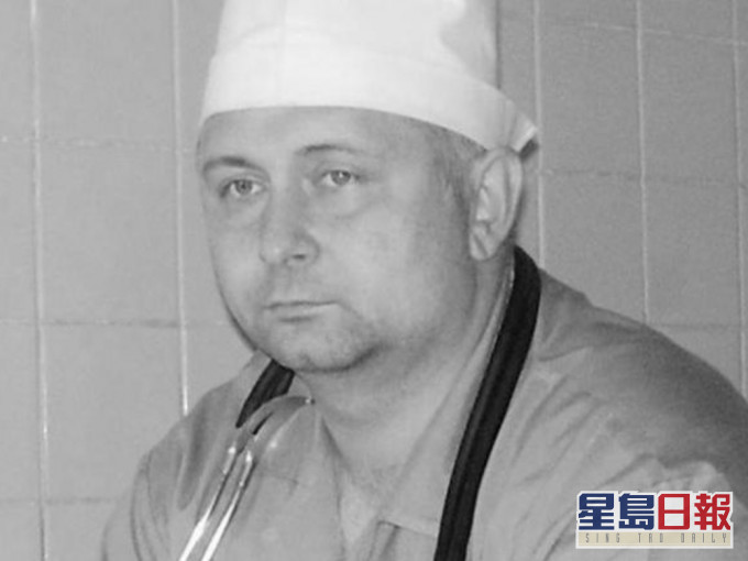 曾经替纳瓦尔尼急救的一名俄罗斯医生最近猝死,终年55岁。网图