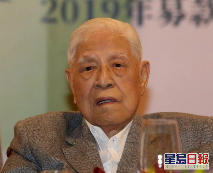 98岁的台湾的前总统李登辉今年2月因喝牛奶呛到，住进台北荣民总医院。