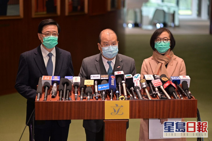 張建宗認為目前情況受控,但不能掉以輕心。