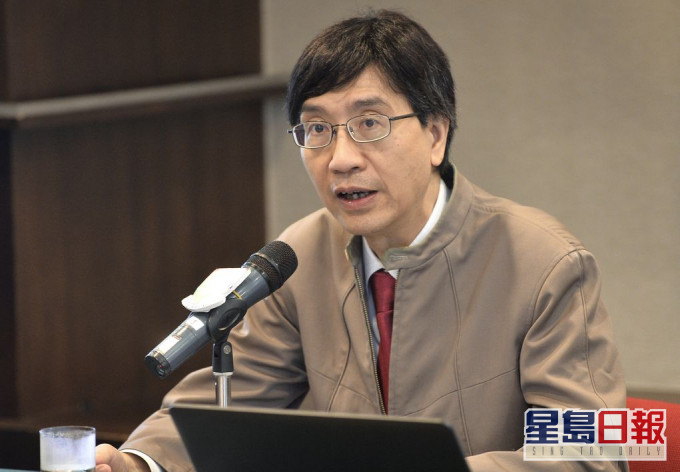 袁國勇表示,目前最重要是斬斷社區傳播鏈。 資料圖片