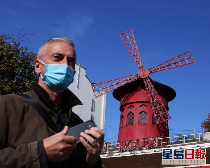 法國巴黎周六起便實施為期1個月宵禁。新華社