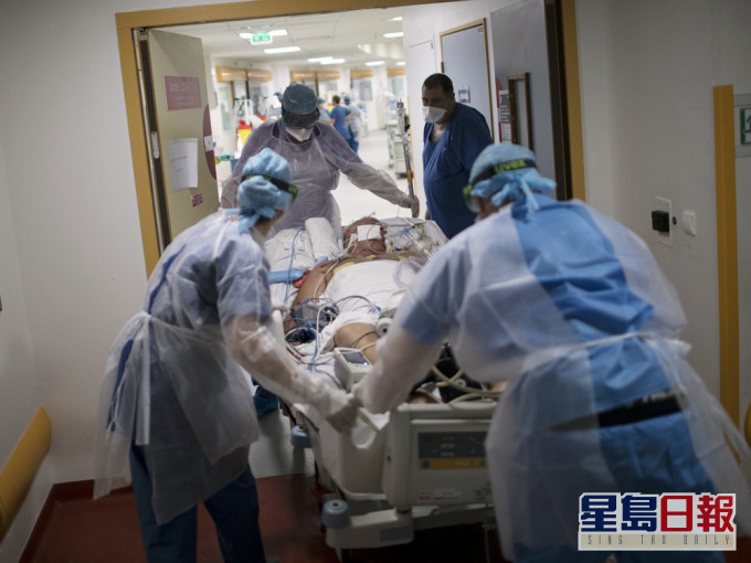 法國成為首個突破200萬宗確診病例的歐洲國家,亦是全球第四個累計確診病例突破200萬的國家。ap圖