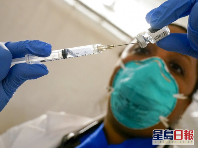 美國首次發現在最初在南非出現的變種新型冠狀病毒。AP圖片