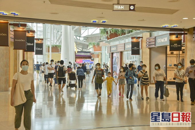 確認2名小童到港翌日已先後到訪山頂廣場、東薈城及東涌纜車站。資料圖片