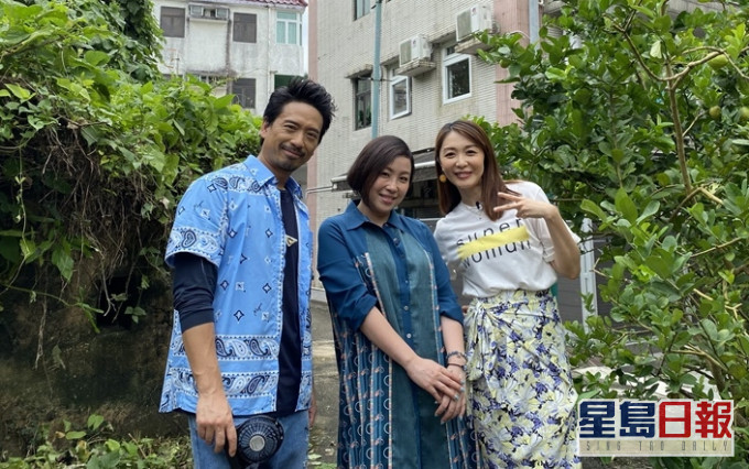 郭偉亮、黃芳雯走訪蝦頭的村屋。