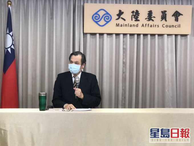陳明通下午說明相關港人救援方案 。網圖