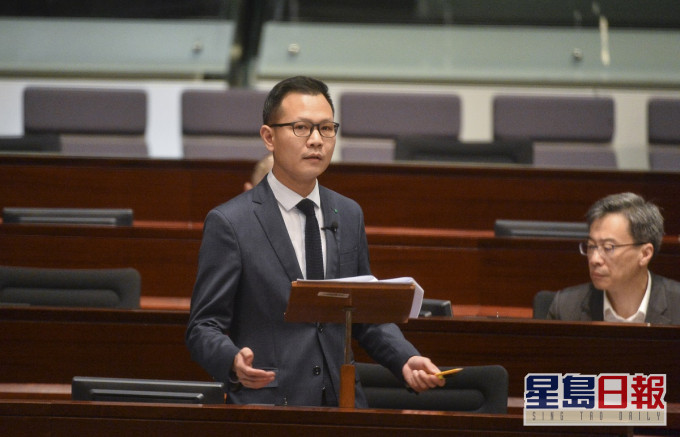 郭榮鏗於去年11月離開香港,先到英國倫敦,再轉往加拿大,家人近日亦已前往加拿大。資料圖片
