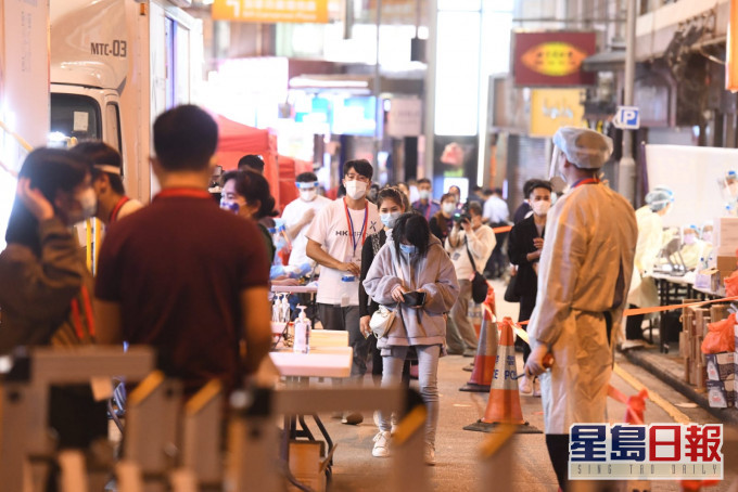 居民及職員分批進行檢測。