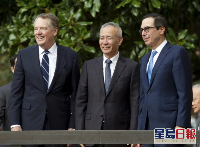 中國國務院副總理劉鶴去年前往華盛頓與美國貿易代表萊特希澤及美國財長姆欽會面。AP