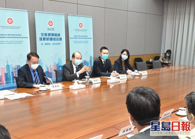 张建宗表示政府目完在月底前完成修例工作。政府新闻处图片