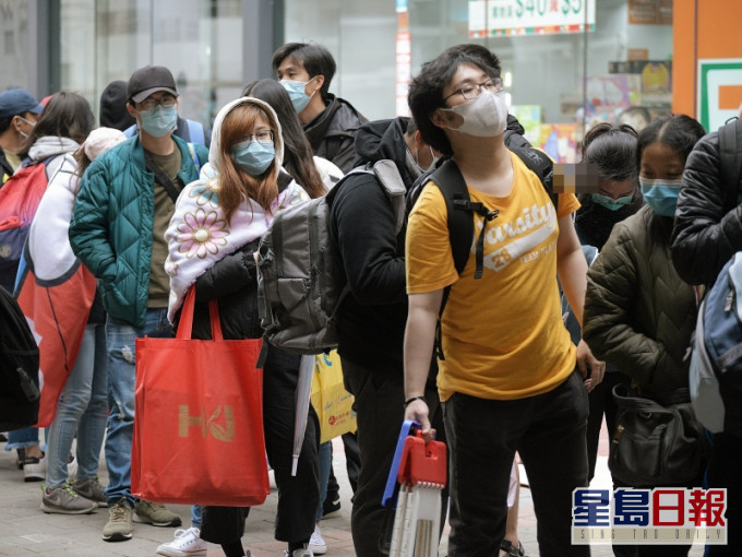 市民排隊購買口罩。資料圖片