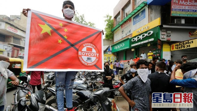 印度民間湧現抵制中國的浪潮。AP