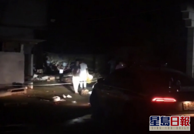 爆炸后厂房变成废墟。网图