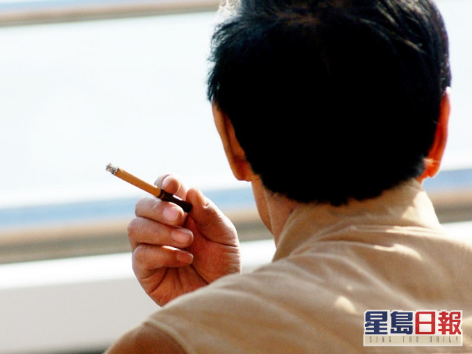 調查發現50-59歲組別的男性吸煙率上升3.4%。資料圖片