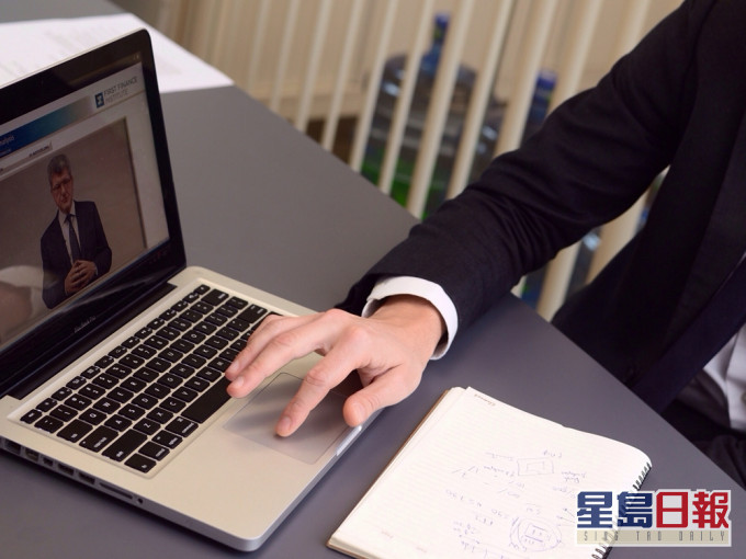 政府計劃擴闊「持續進修基金」(CEF) 範疇,納入網上課程。