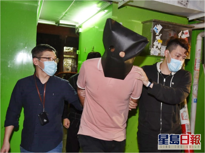 警方拘捕6名男子,涉嫌网上贩毒。尹敬堂摄