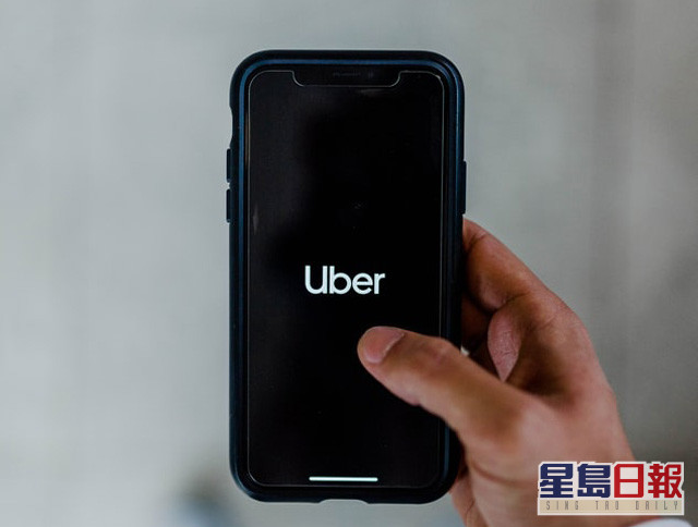Uber指在本港第二波疫情時(3月),登記成爲 Uber司機及送餐夥伴的人數分別上升超過4成及1倍。 網圖