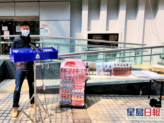 警方於尖沙嘴搗破一間懷疑無牌酒吧。