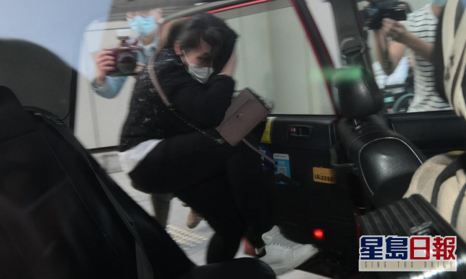女婴姓卢母亲。 资料图片