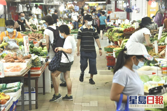食环署派员到全港街市安排新冠病毒检测服务。资料图片