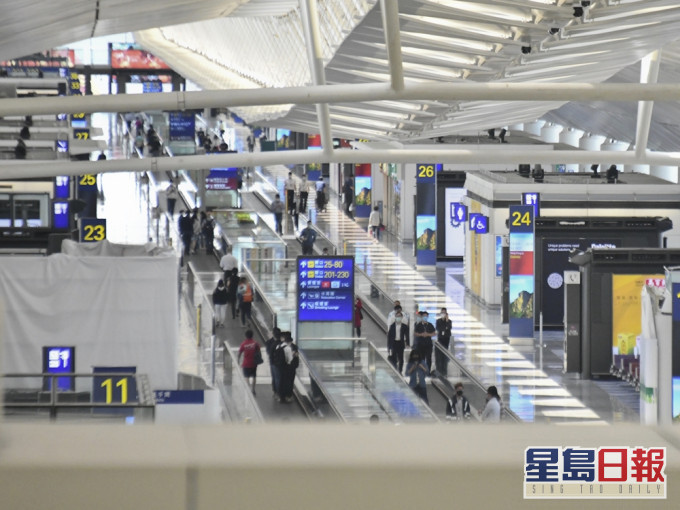 政府擬在5月7日起撤銷愛爾蘭及英國登機限制的措施。資料圖片